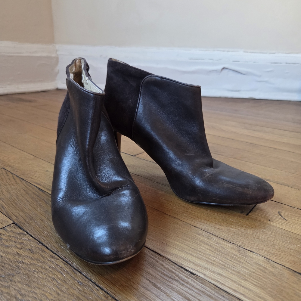 Nine West Dark Brown Leather Ankle Booties